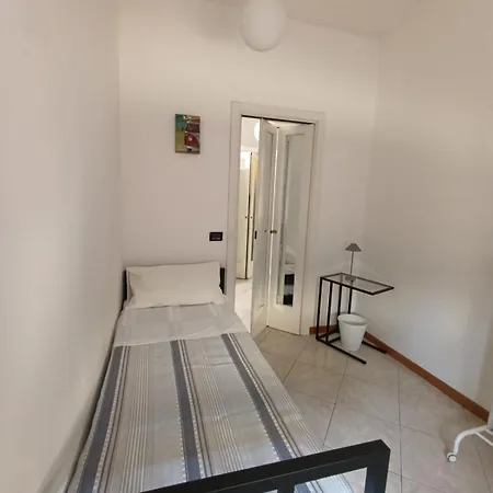 Iris- Old Town Apartamento Bréscia